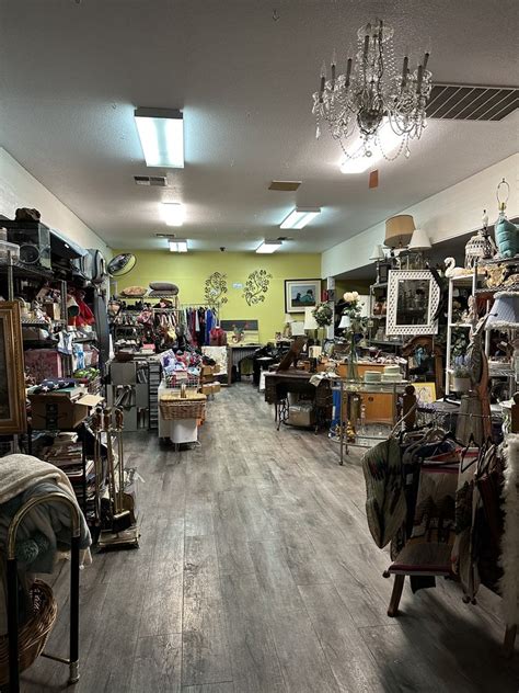 AH4S Dog Junkies Thrift Store .